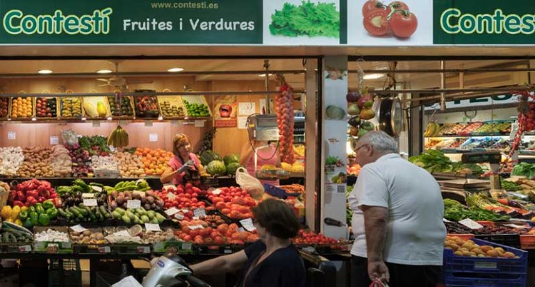 Contesti produccion propia de Frutas y verduras en Mercado de Santa Catalina Mallorca 